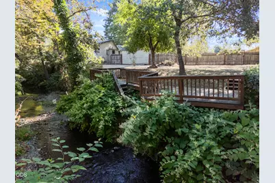 254 SW Rogue River Avenue, Grants Pass, OR 97526 - Photo 26