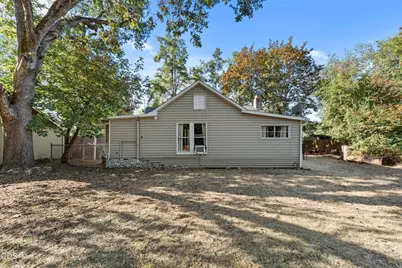 254 SW Rogue River Avenue, Grants Pass, OR 97526 - Photo 22