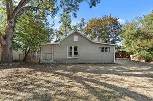 254 SW Rogue River Ave, Grants Pass, OR 97526 - Photo 22