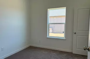 570 NE McGee St, Madras, OR 97741 - Photo 14