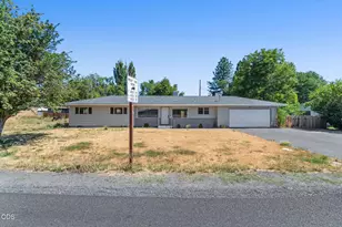 3267 Hope St, Klamath Falls, OR 97603 - Photo 4