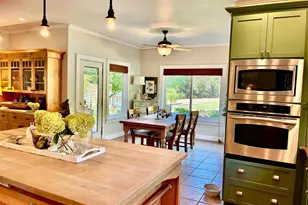 931 Hogan Rd, Jacksonville, OR 97530 - Photo 12