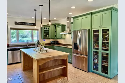 931 Hogan Road, Jacksonville, OR 97530 - Photo 10