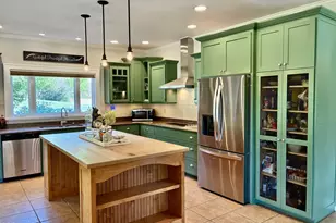 931 Hogan Rd, Jacksonville, OR 97530 - Photo 10