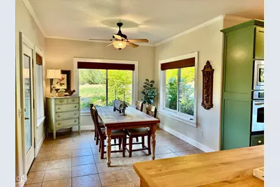 931 Hogan Road, Jacksonville, OR 97530 - Photo 8