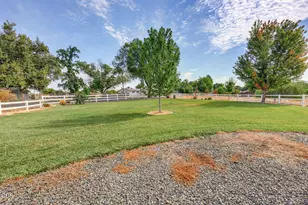 2252 Fowler Ln, Medford, OR 97502 - Photo 46