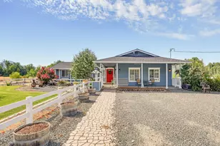 2252 Fowler Ln, Medford, OR 97502 - Photo 1
