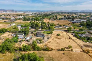 2252 Fowler Ln, Medford, OR 97502 - Photo 42