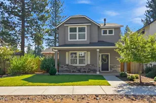 642 N Willitts St, Sisters, OR 97759 - Photo 2