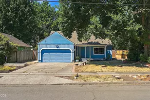 438 NE Flint St, Grants Pass, OR 97526 - Photo 2