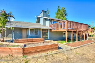 7875 E Evans Creek Rd, Rogue River, OR 97537 - Photo 2