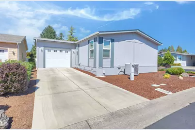 300 Winston Drive, Grants Pass, OR 97526 - Photo 4