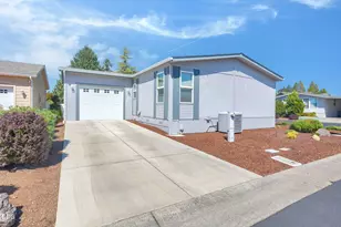 300 Winston Dr, Grants Pass, OR 97526 - Photo 4