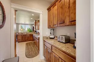 410 Lone Oak Dr, Medford, OR 97504 - Photo 12