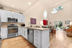 2786 Parkwood Village Ln, Central Point, OR 97502 - Photo 8
