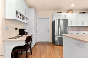 2786 Parkwood Village Ln, Central Point, OR 97502 - Photo 6