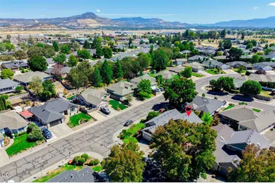 2786 Parkwood Village Lane, Central Point, OR 97502 - Photo 34