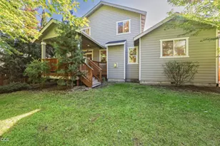 1847 NE Ellamae Pl, Bend, OR 97701 - Photo 44