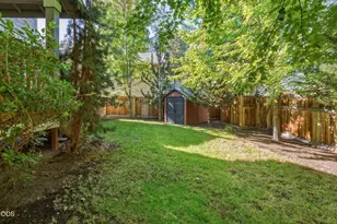 1847 NE Ellamae Pl, Bend, OR 97701 - Photo 46