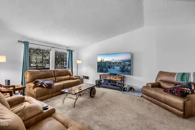 61510 Maid Marian, Bend, OR 97702 - Photo 16