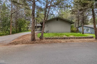 61510 Maid Marian, Bend, OR 97702 - Photo 2