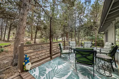 61510 Maid Marian, Bend, OR 97702 - Photo 10