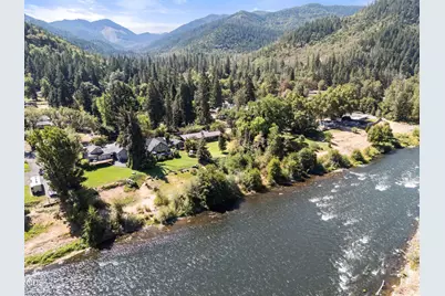 6460 Rogue River Highway, Grants Pass, OR 97527 - Photo 2