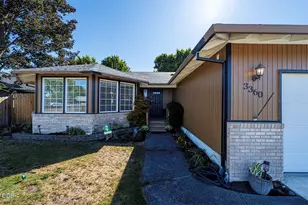 3360 Wellington Dr, Medford, OR 97504 - Photo 6