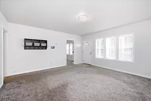 612 S Ivy St, Medford, OR 97501 - Photo 4