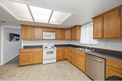612 S Ivy Street, Medford, OR 97501 - Photo 6