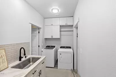 2238 NW Oak Avenue, Redmond, OR 97756 - Photo 38