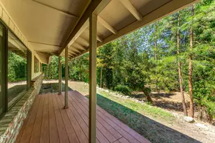 340 Dawn Allan Dr, Grants Pass, OR 97527 - Photo 2