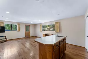 340 Dawn Allan Dr, Grants Pass, OR 97527 - Photo 10
