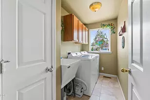 2350 SW Indian Ave, Redmond, OR 97756 - Photo 16