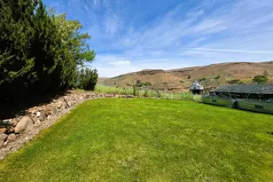 110 Staats Ave, Maupin, OR 97037 - Photo 4
