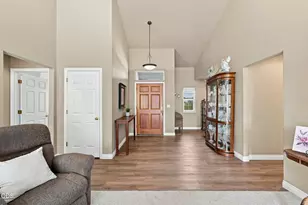 3840 SW Summit Ave, Redmond, OR 97756 - Photo 8