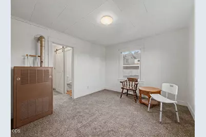 1012 N 8th Street, Klamath Falls, OR 97601 - Photo 2