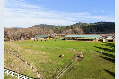 448 Ferry Road, Grants Pass, OR 97526 - Photo 2