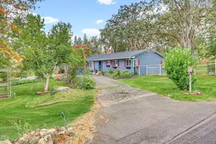 1921 Old Military Rd, Medford, OR 97502 - Photo 58