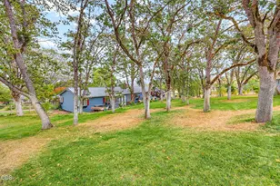 1921 Old Military Rd, Medford, OR 97502 - Photo 48