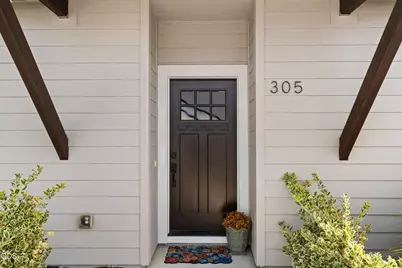 305 Moody Lane, Medford, OR 97501 - Photo 2