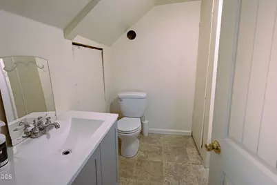 102 S Caves Avenue, Cave Junction, OR 97523 - Photo 22