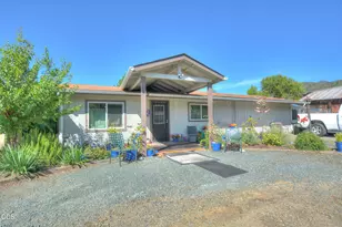 204 E Rosewood St, Grants Pass, OR 97527 - Photo 6