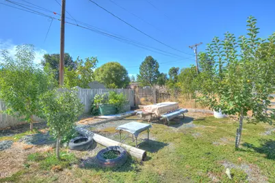 204 E Rosewood Street, Grants Pass, OR 97527 - Photo 20