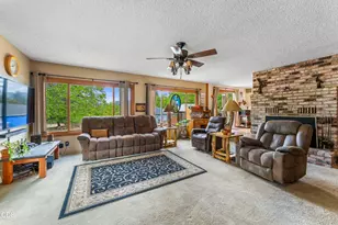 221 Village Ln, Grants Pass, OR 97527 - Photo 14