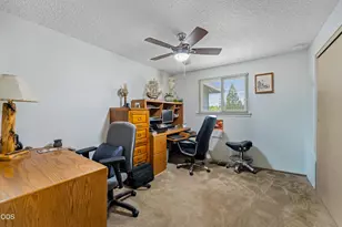 221 Village Ln, Grants Pass, OR 97527 - Photo 18