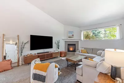 20530 Mutt Court, Bend, OR 97701 - Photo 4