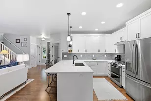 1683 NW Lewis St, Bend, OR 97703 - Photo 10