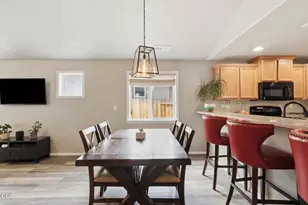 612 SE Gleneden Place, Bend, OR 97702 - Photo 12