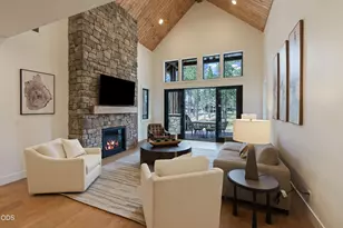 18211 Basalt Ln, Bend, OR 97707 - Photo 22